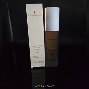 NIB Elizabeth Arden Flawless Finish Skincaring Foundation - 660C Very Deep Cool